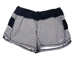 ATHLETA RUN WITH IT SHORTS